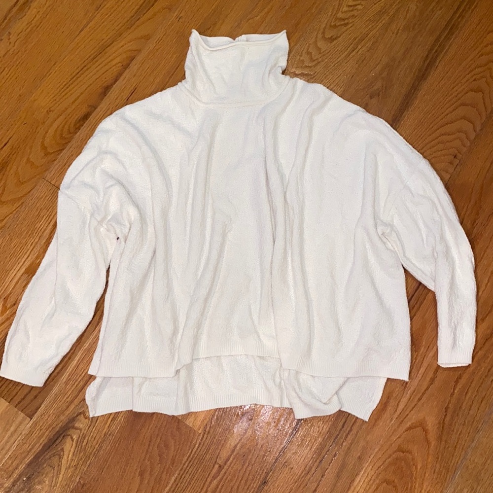 The White House - loose sweater